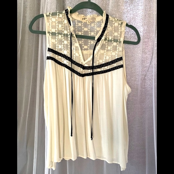 Jolt sleeveless lace accent top XL - Picture 1 of 6